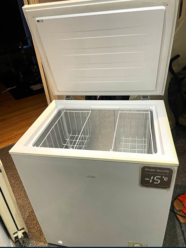 Logik chest freezer - chest,