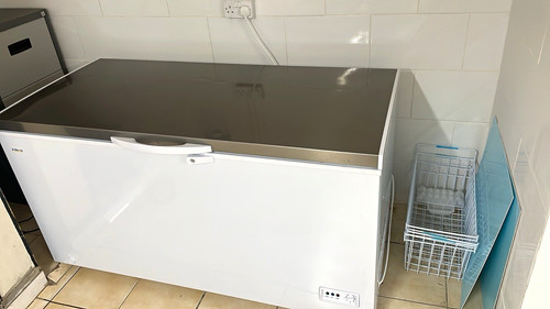 Adeko 512l white chest freezer - adeko,